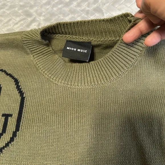 MIOU MUSE SMILE SWEATER - OLIVE-SIZE S