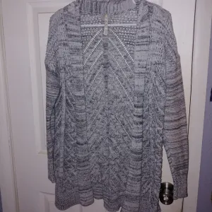 NWOT Leo &amp; Nicole Loose Knit Sweater