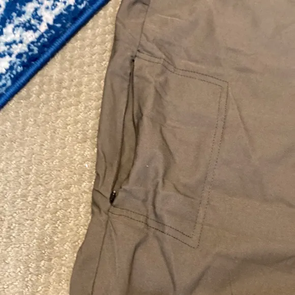 NWT PRANA HALLE CAPRI PLUS II SLATE GREEN SHORTS WOMEN