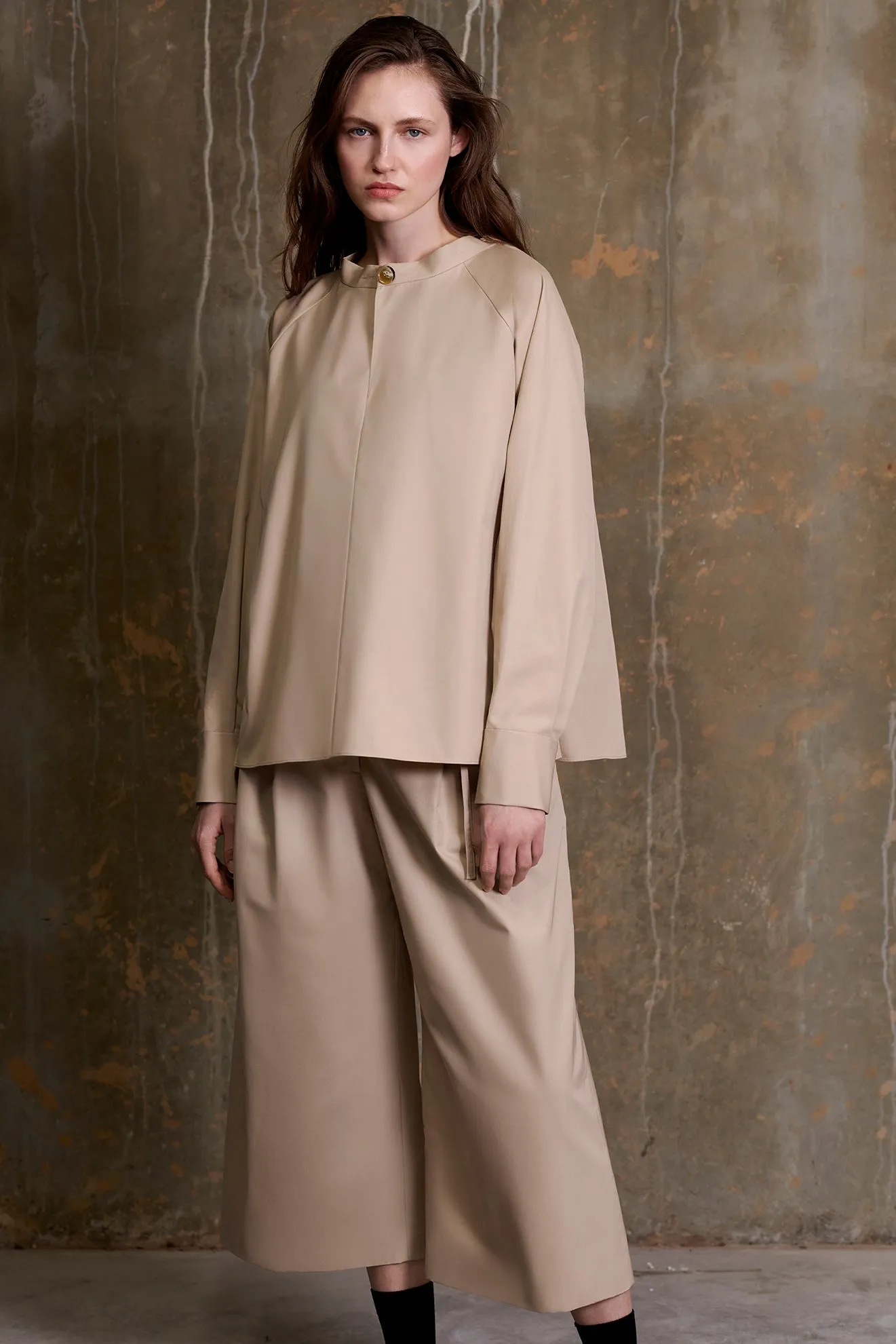 Painter's Shirt in Khaki Cotton Suiting