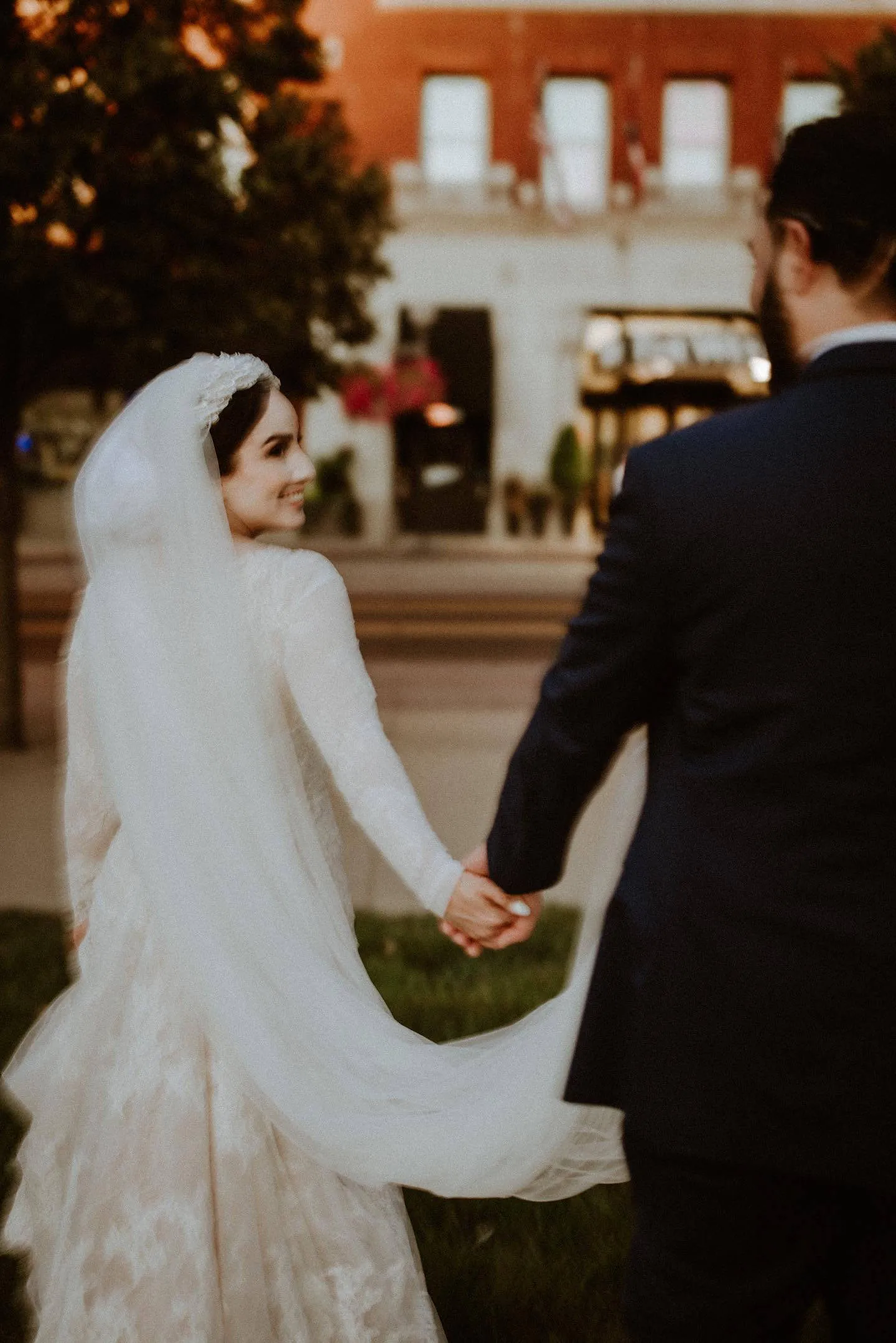 Pearl and Lace Headband Bridal Veil: Turban Headpiece