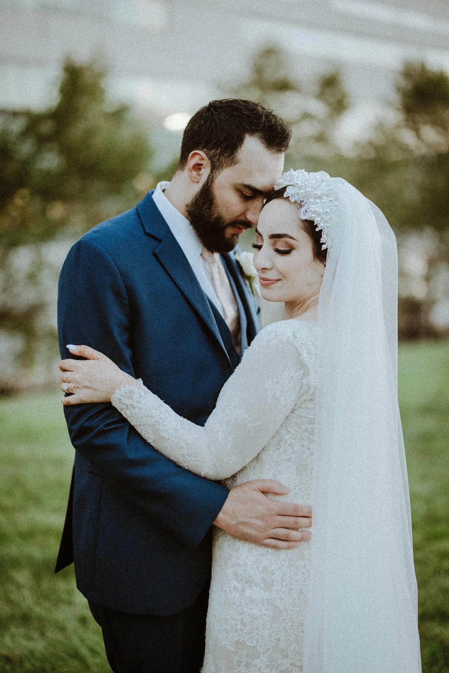 Pearl and Lace Headband Bridal Veil: Turban Headpiece