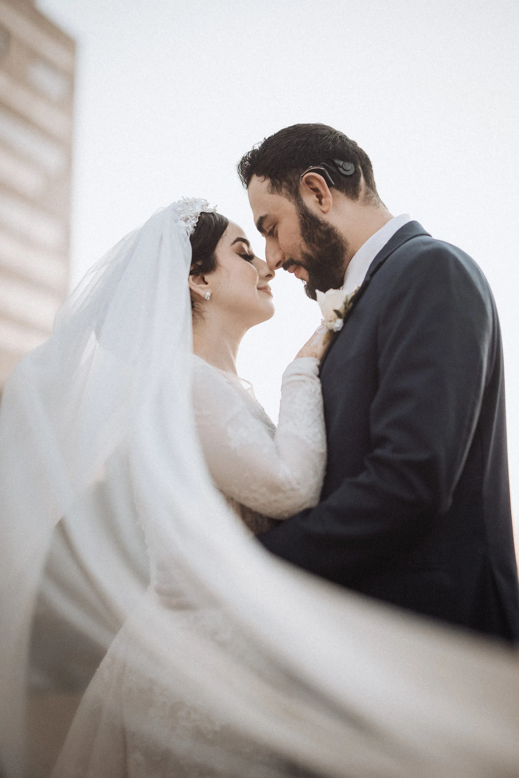 Pearl and Lace Headband Bridal Veil: Turban Headpiece
