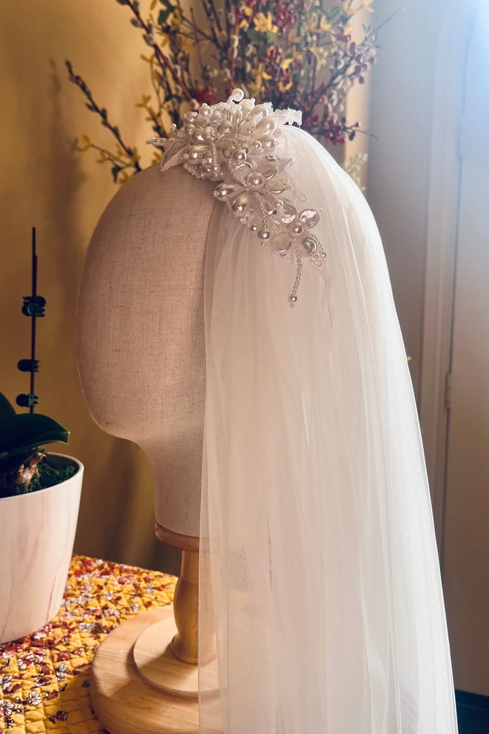 Pearl and Lace Headband Bridal Veil: Turban Headpiece