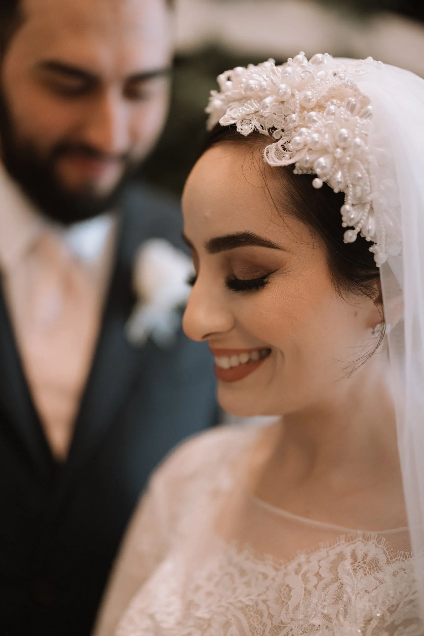 Pearl and Lace Headband Bridal Veil: Turban Headpiece
