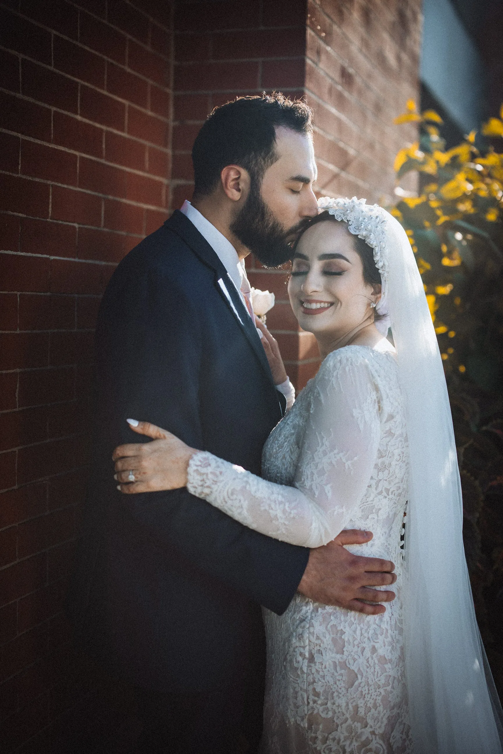 Pearl and Lace Headband Bridal Veil: Turban Headpiece