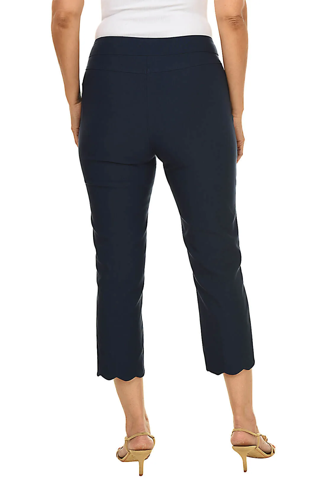 Pull-On Scalloped Capri Pant