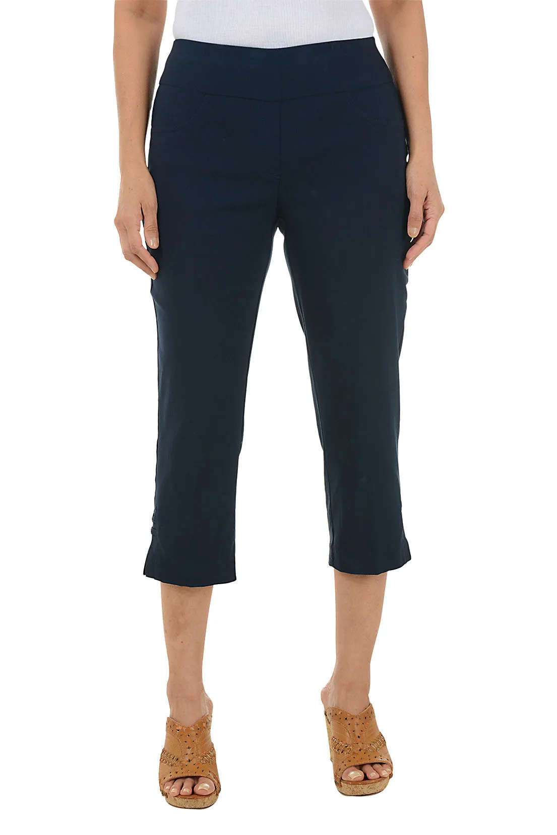 Pull-On Studded Lattice Hem Capri Pant