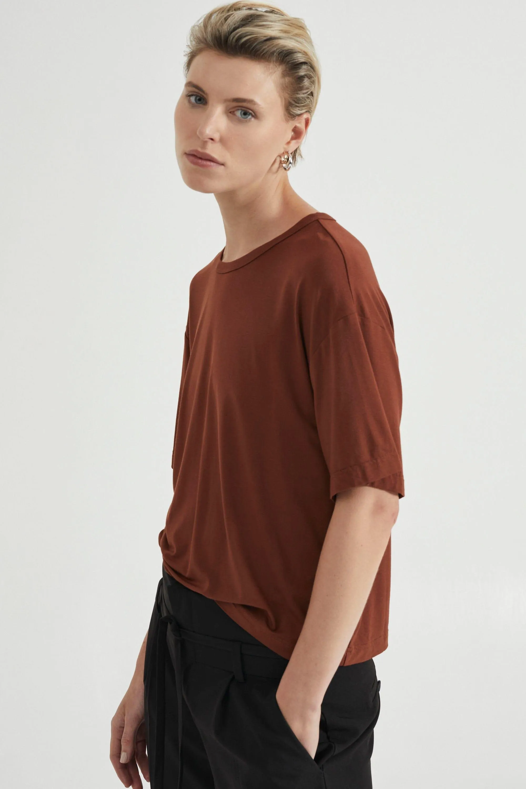 PUSH PULL TEE | CINNAMON