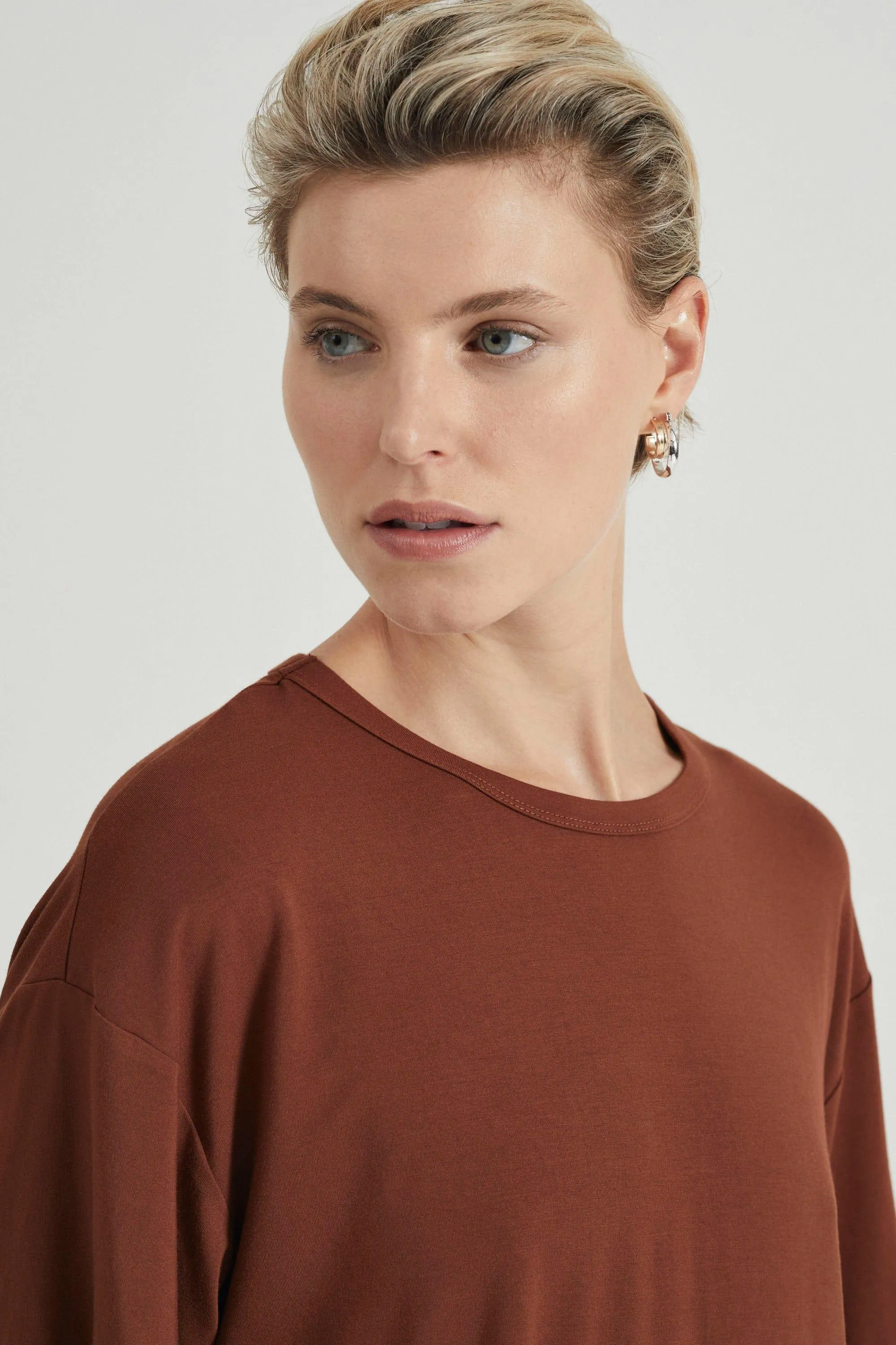 PUSH PULL TEE | CINNAMON