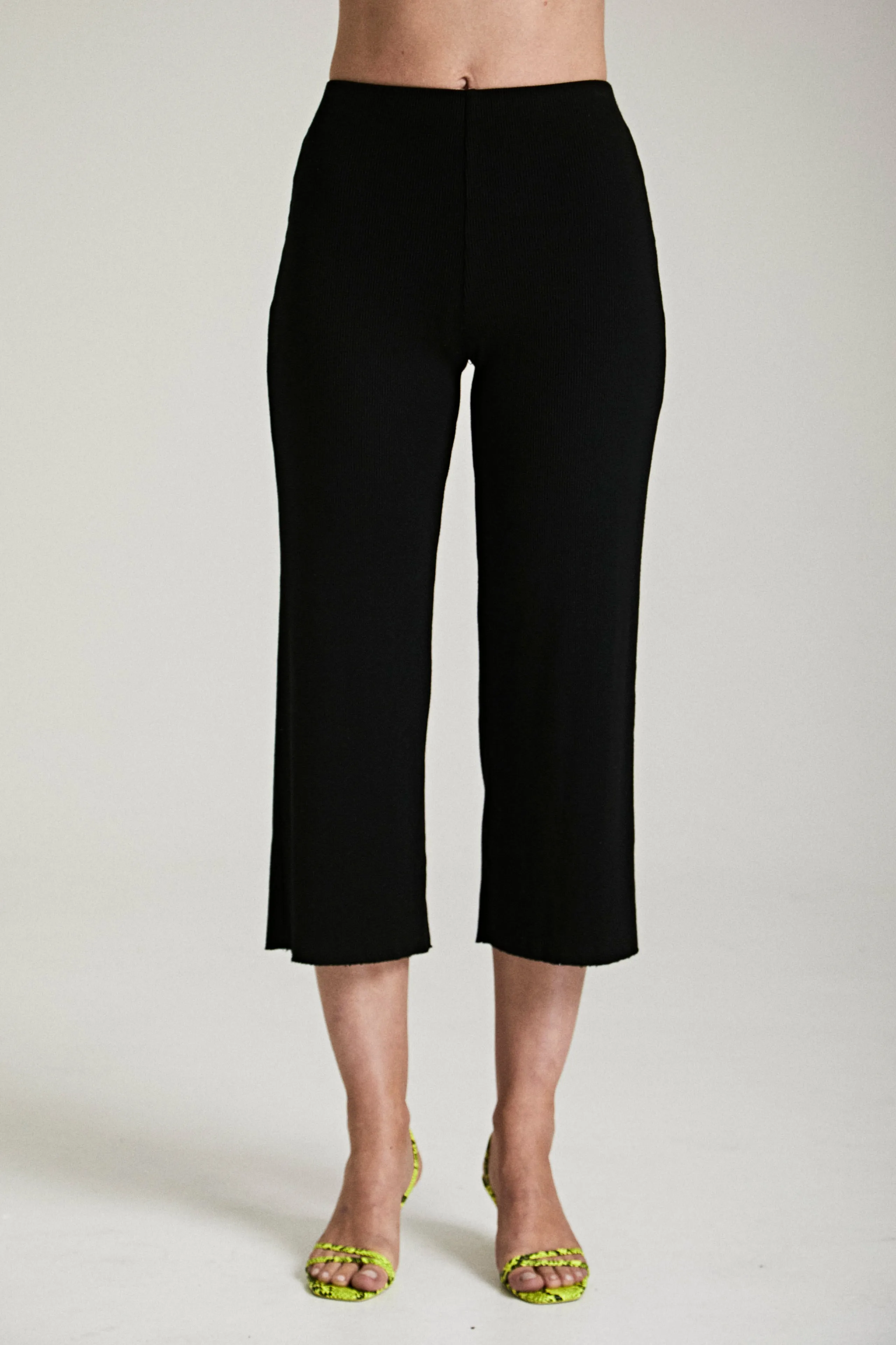 Ribbed Wide Leg Cropped Pant