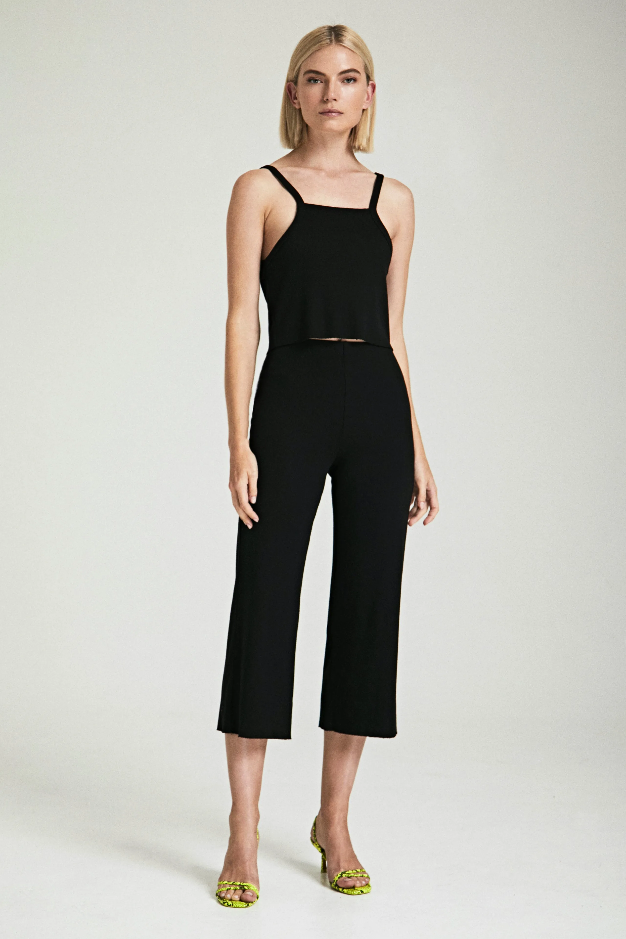Ribbed Wide Leg Cropped Pant