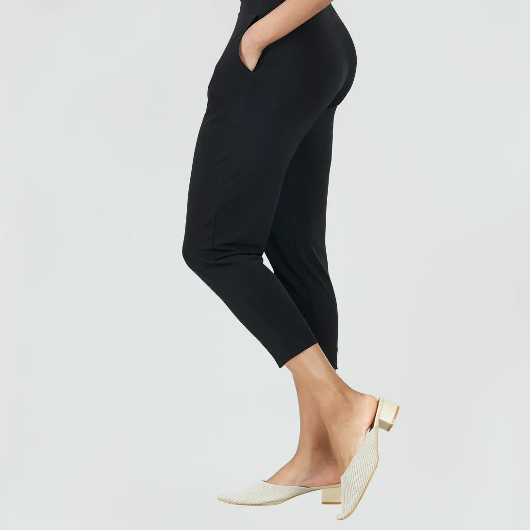 Signature Jogger Pocket Capri - Black