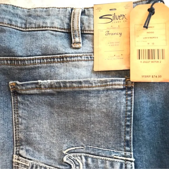 Silver jeans company Francy Denim skirt. sz 12. NWT
