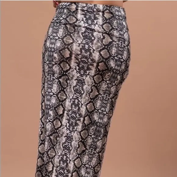 Snakeskin Print Skirt from Byegreis