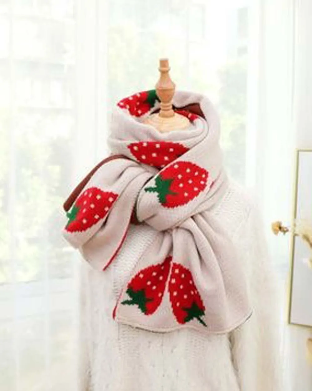 Strawberry Knit Scarf in Cream