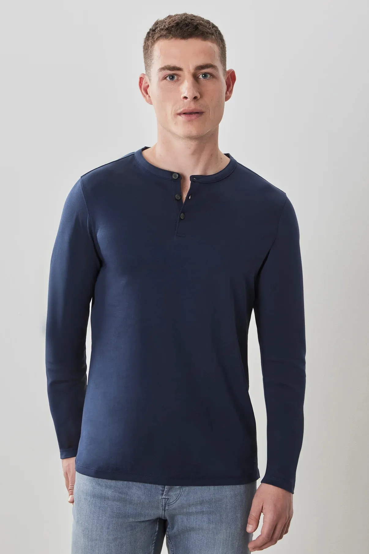 The Barakett Long-Sleeve Henley - Blue Night