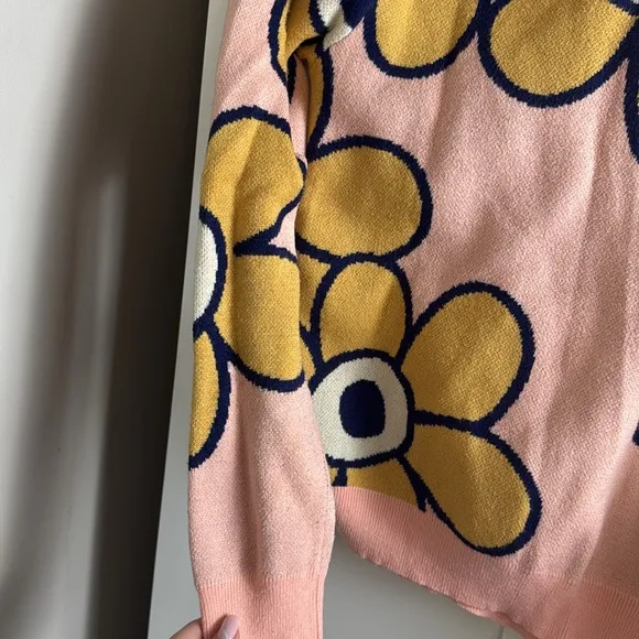 THML Pink flower Knit Sweater Size M/ Medium.