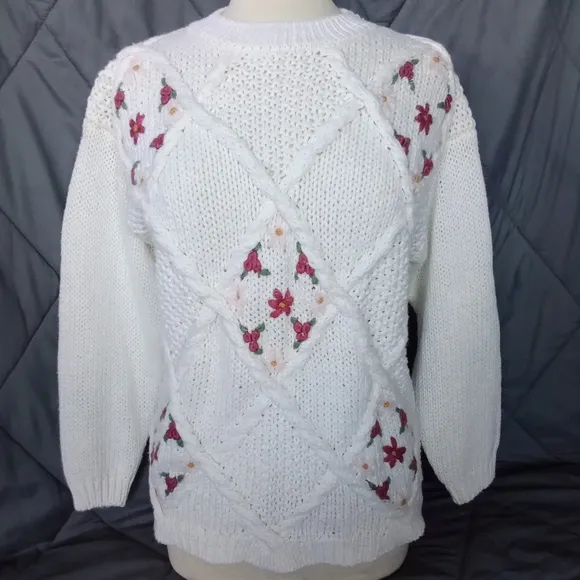 Women's Needles &amp; Yarn Sweater Oversized Multi Knit Floral White Sweater Ribbed